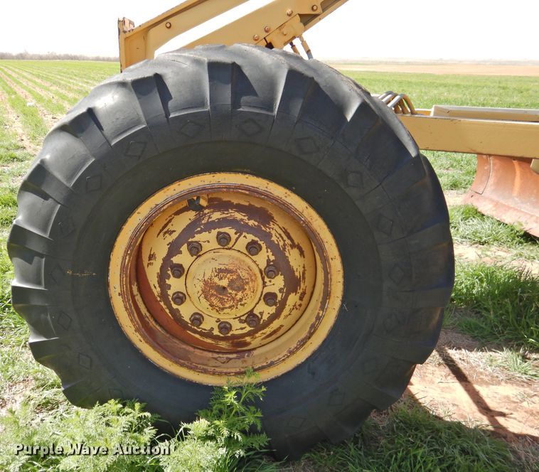 image for item DJ8346 1981 Caterpillar 120G  rigid frame motor grader