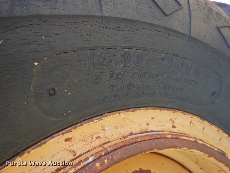 image for item DJ8346 1981 Caterpillar 120G  rigid frame motor grader