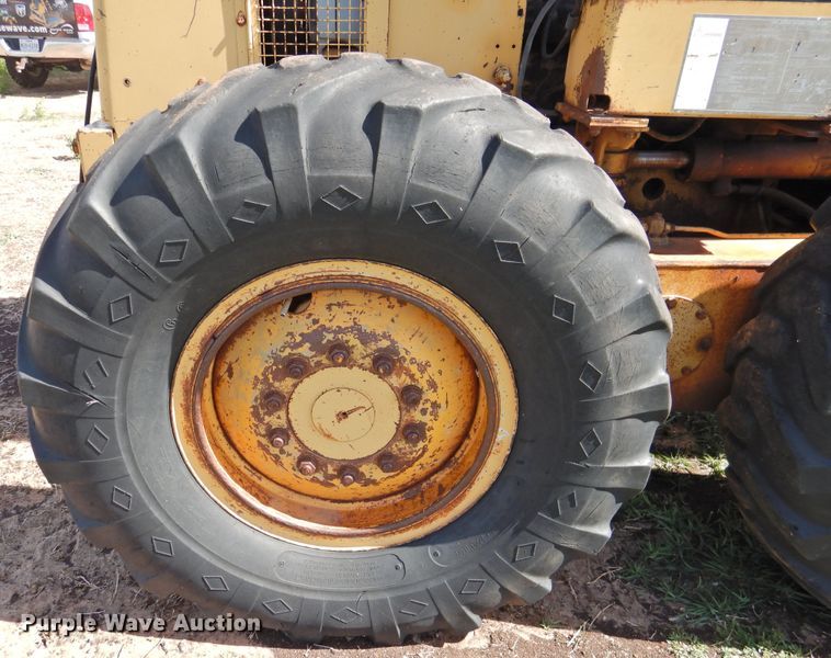 image for item DJ8346 1981 Caterpillar 120G  rigid frame motor grader