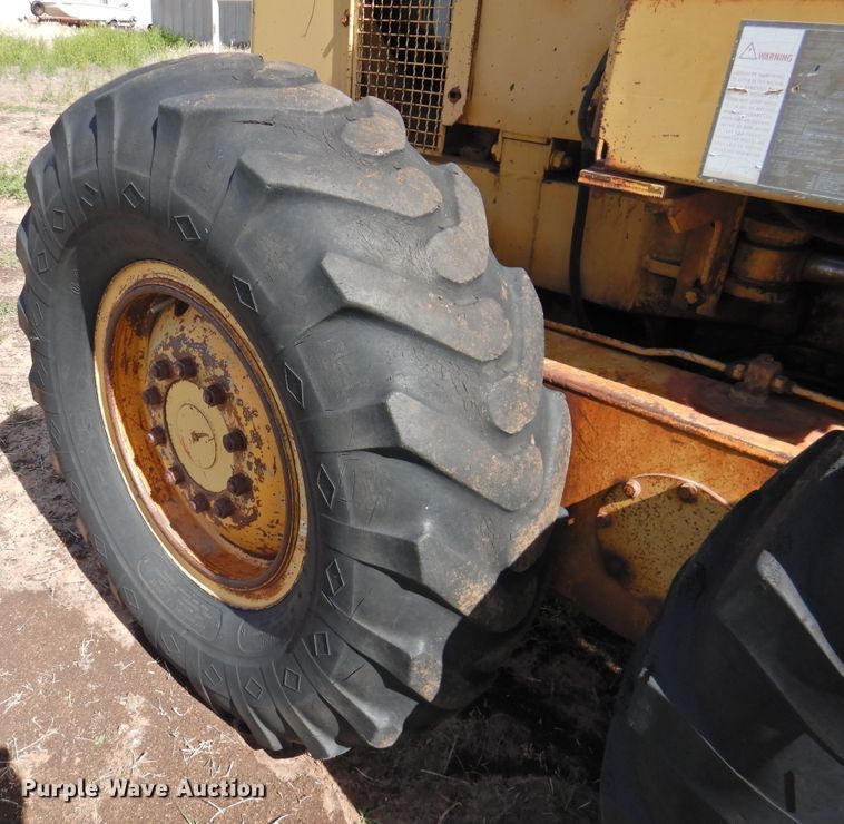 image for item DJ8346 1981 Caterpillar 120G  rigid frame motor grader