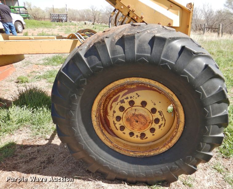 image for item DJ8346 1981 Caterpillar 120G  rigid frame motor grader