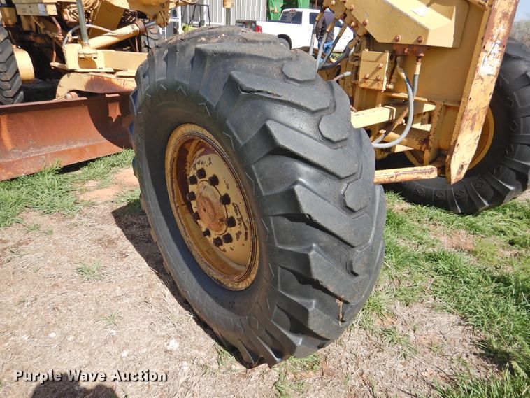 image for item DJ8346 1981 Caterpillar 120G  rigid frame motor grader