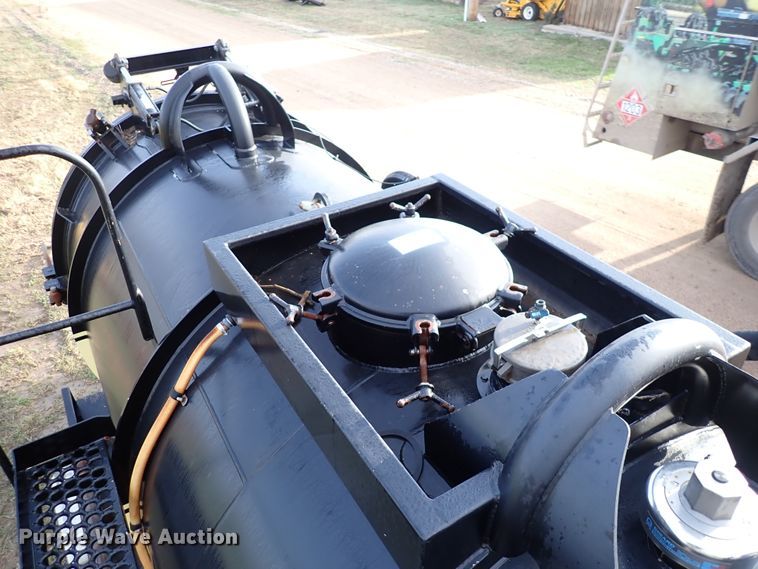 image for item DK4562 Presvac Systems  Vacuum truck tank