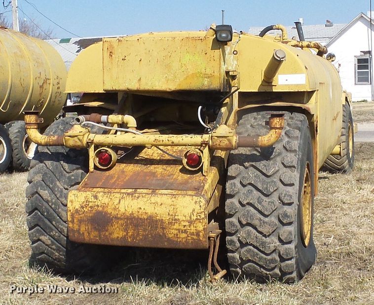 image for item DL0862 Caterpillar  water wagon