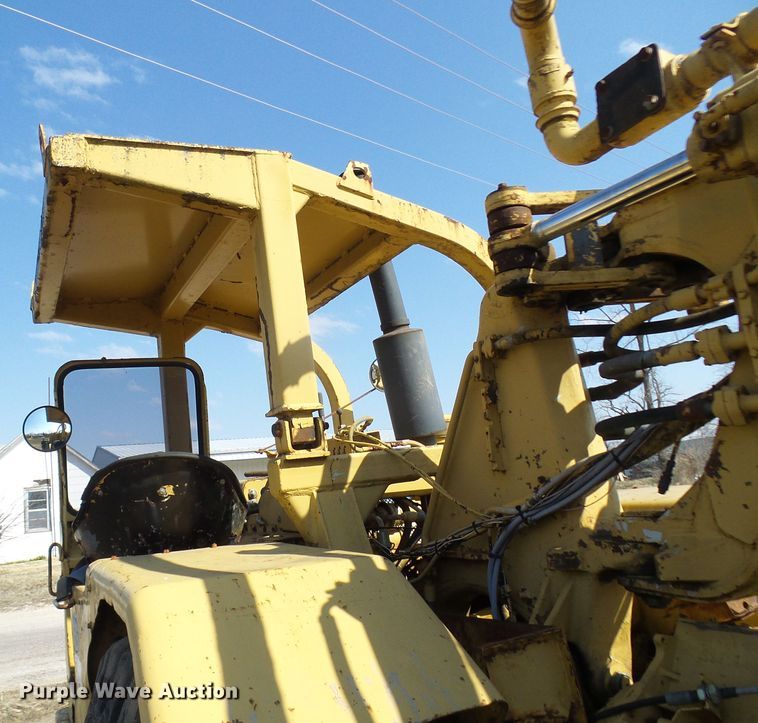 image for item DL0862 Caterpillar  water wagon