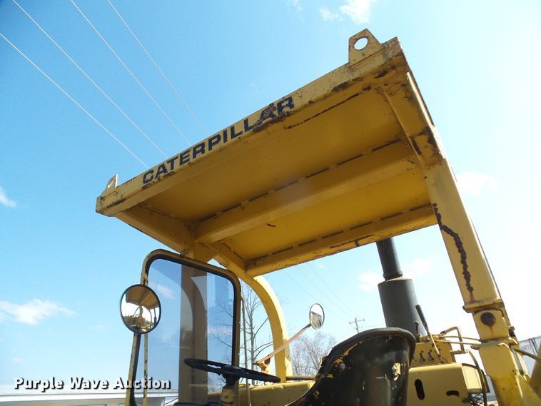 image for item DL0862 Caterpillar  water wagon