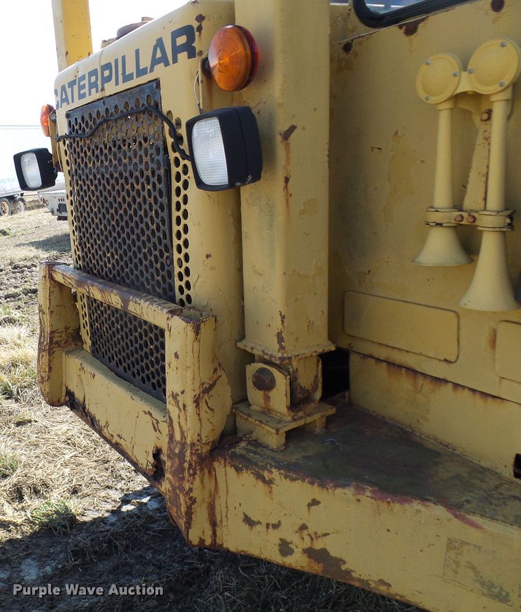 image for item DL0862 Caterpillar  water wagon