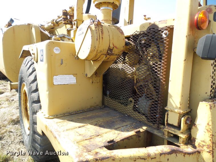 image for item DL0862 Caterpillar  water wagon