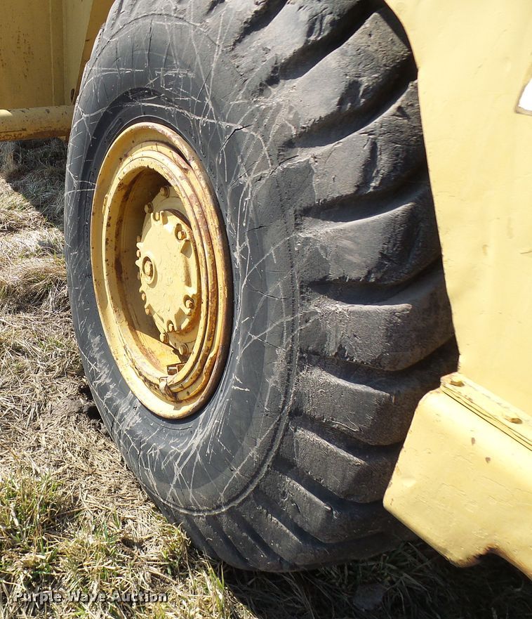 image for item DL0862 Caterpillar  water wagon