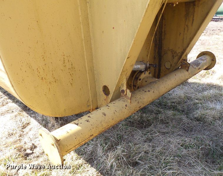 image for item DL0862 Caterpillar  water wagon