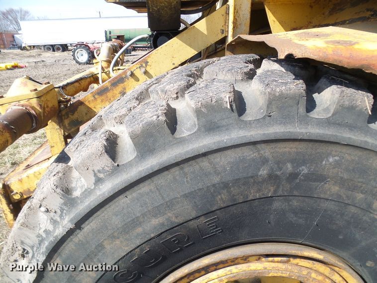 image for item DL0862 Caterpillar  water wagon