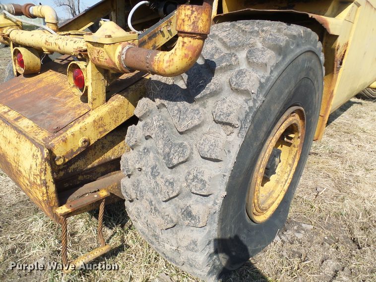 image for item DL0862 Caterpillar  water wagon