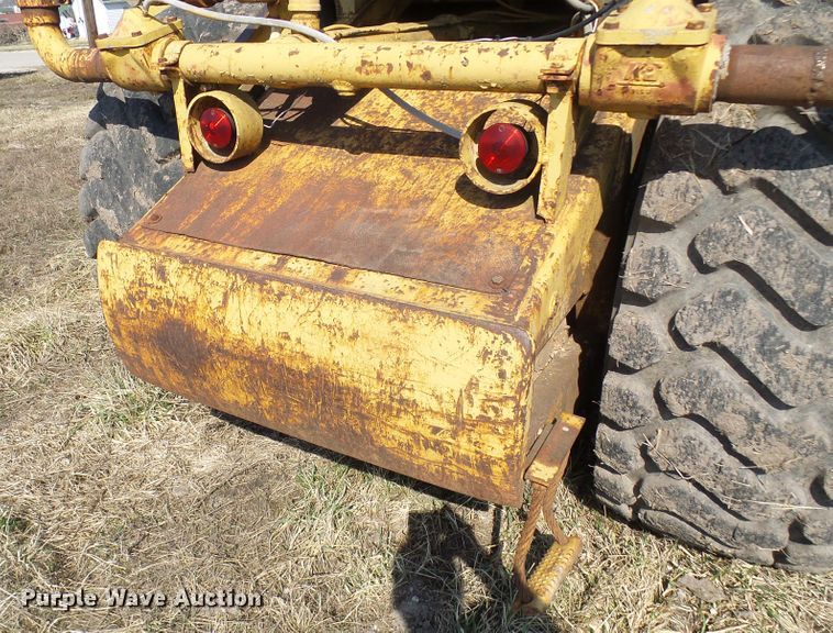 image for item DL0862 Caterpillar  water wagon