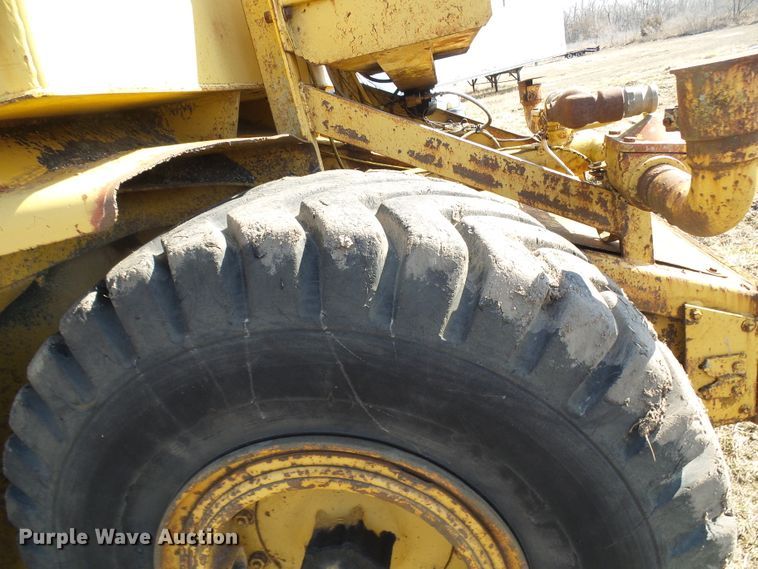 image for item DL0862 Caterpillar  water wagon