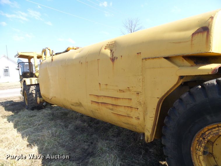 image for item DL0862 Caterpillar  water wagon