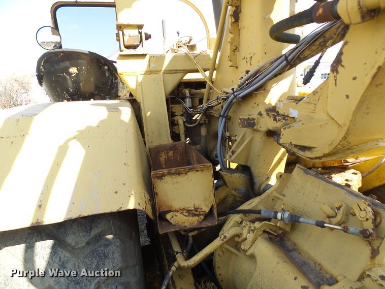 image for item DL0862 Caterpillar  water wagon