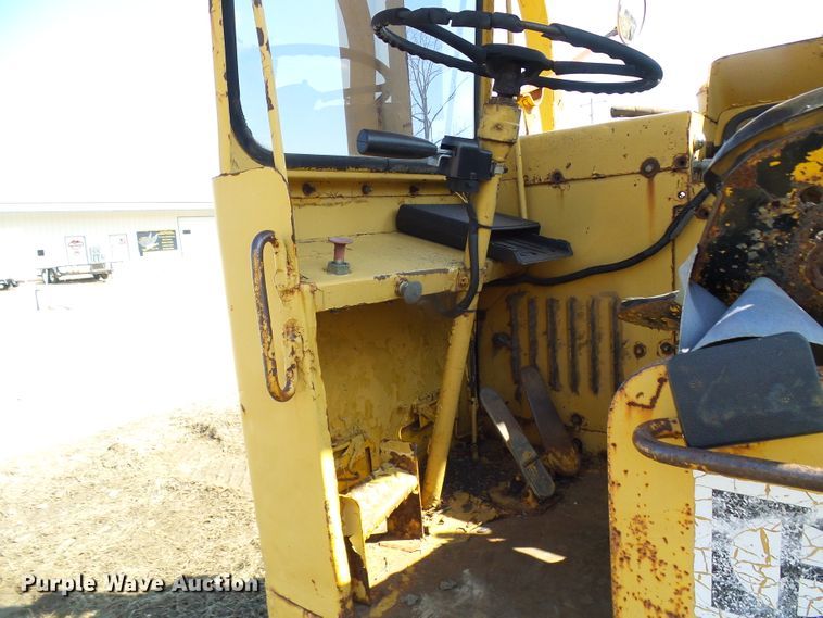 image for item DL0862 Caterpillar  water wagon