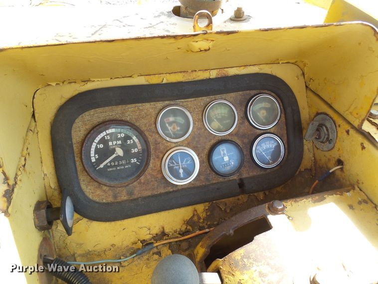 image for item DL0862 Caterpillar  water wagon