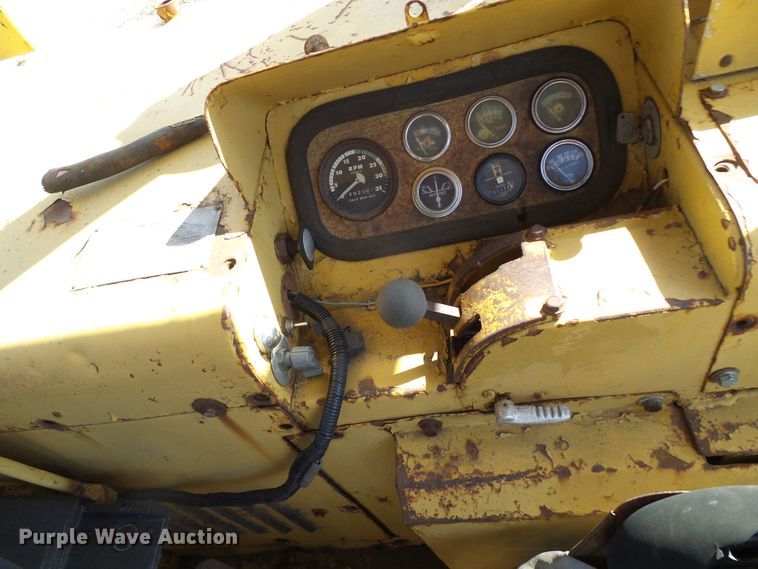 image for item DL0862 Caterpillar  water wagon