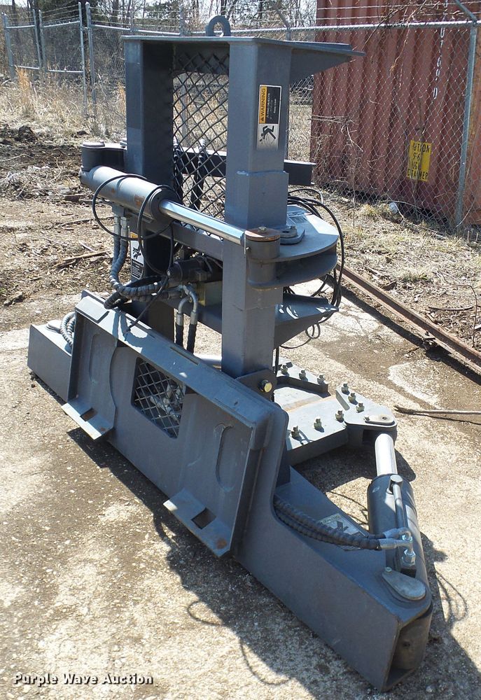 image for item DL0866 Skid steer tree sheer