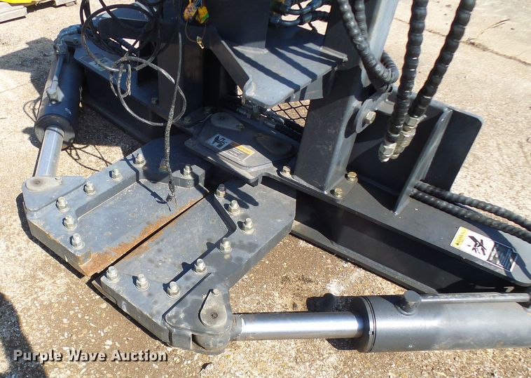 image for item DL0866 Skid steer tree sheer