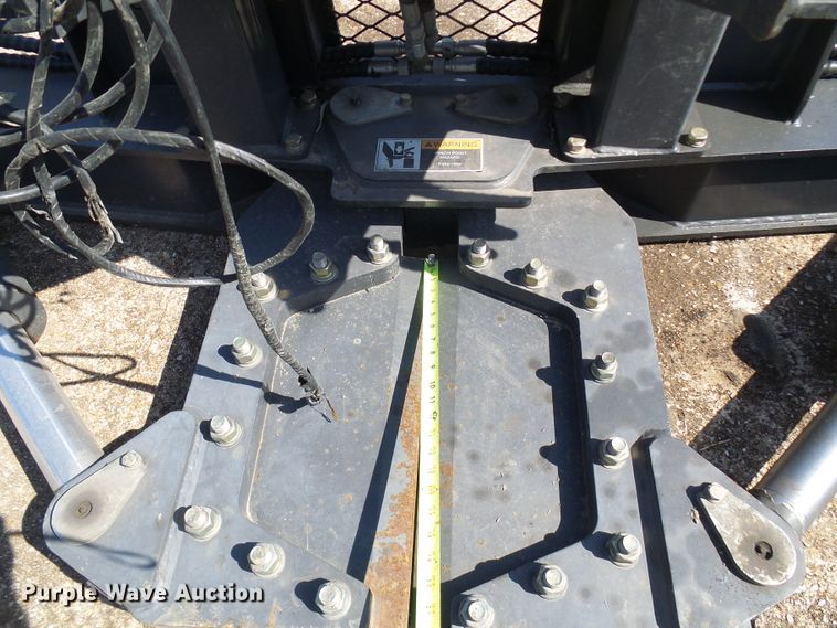 image for item DL0866 Skid steer tree sheer