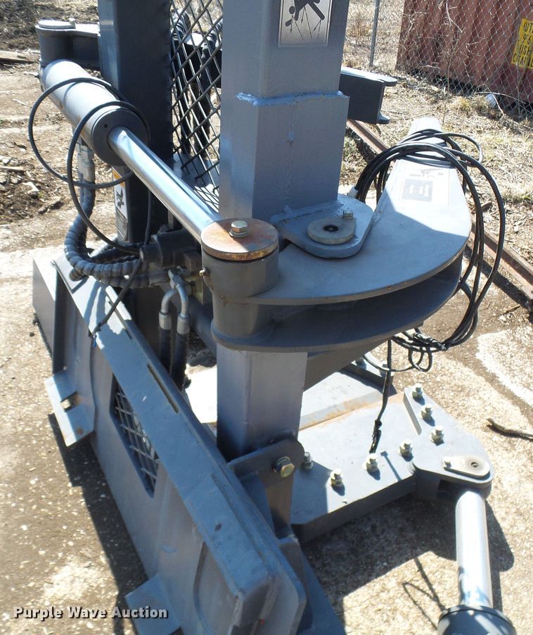 image for item DL0866 Skid steer tree sheer