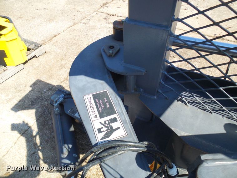 image for item DL0866 Skid steer tree sheer