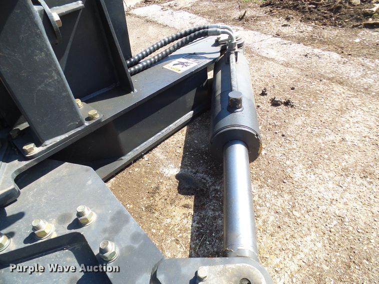 image for item DL0866 Skid steer tree sheer