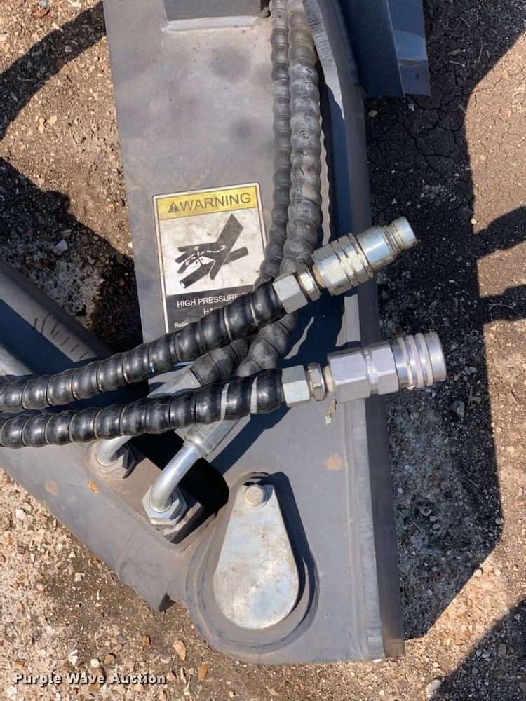 image for item DL0866 Skid steer tree sheer