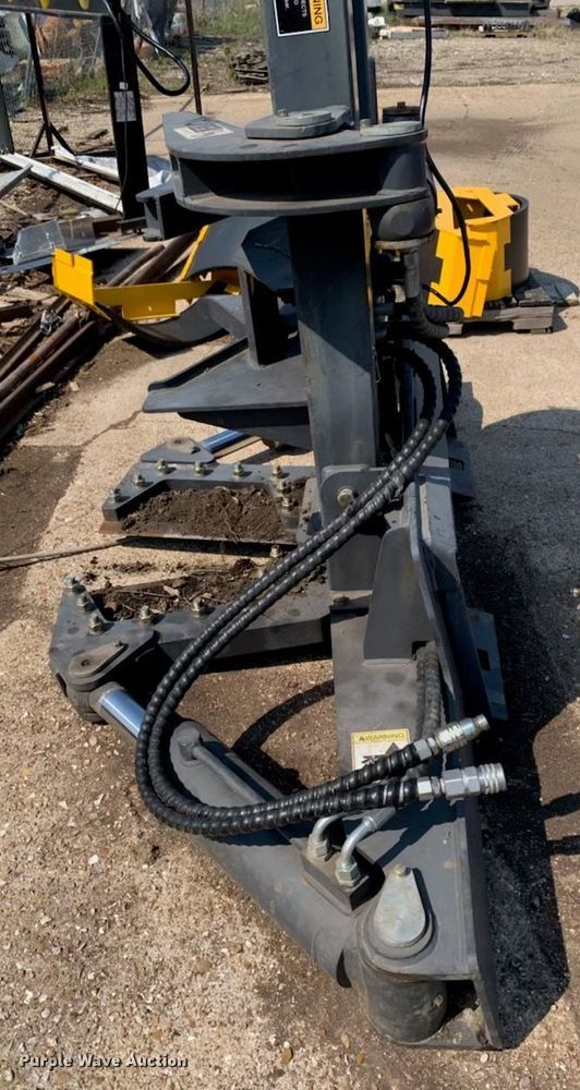 image for item DL0866 Skid steer tree sheer