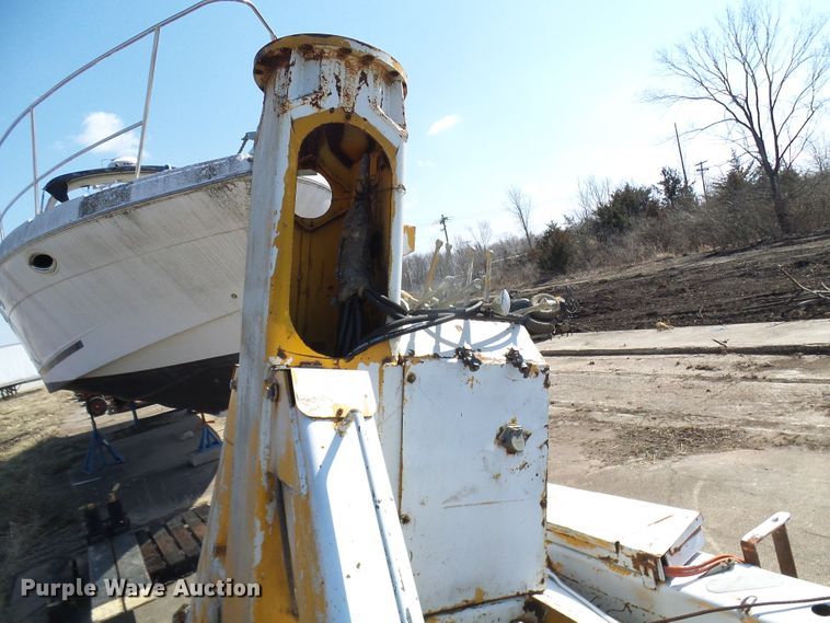 image for item DL0871 Powers Pole Master 86-611  crane