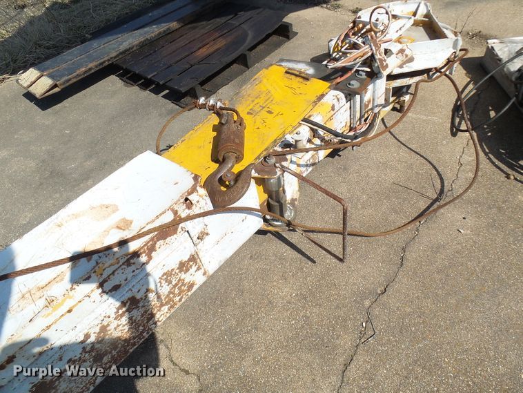 image for item DL0871 Powers Pole Master 86-611  crane