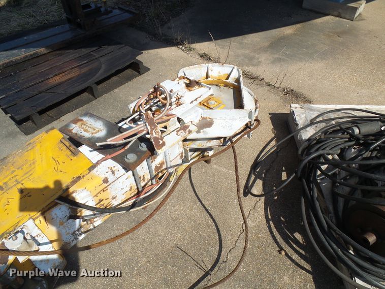 image for item DL0871 Powers Pole Master 86-611  crane