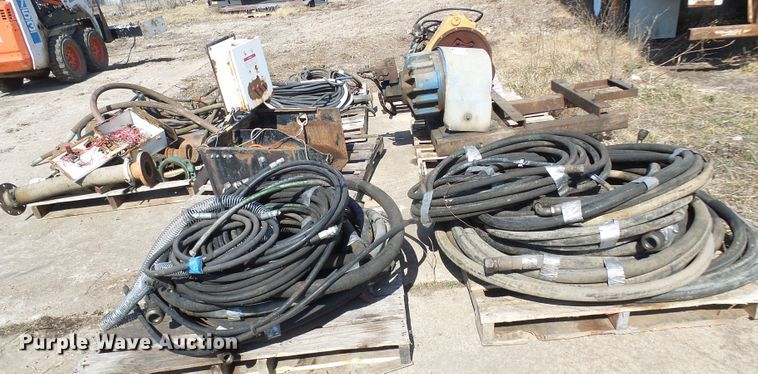 image for item DL0873 Assorted hydraulic hoses and pumps