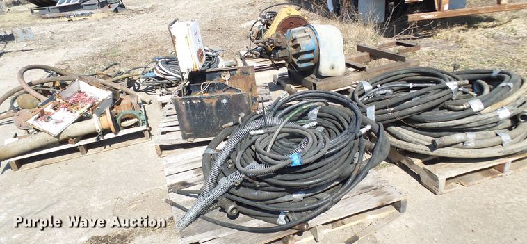 image for item DL0873 Assorted hydraulic hoses and pumps