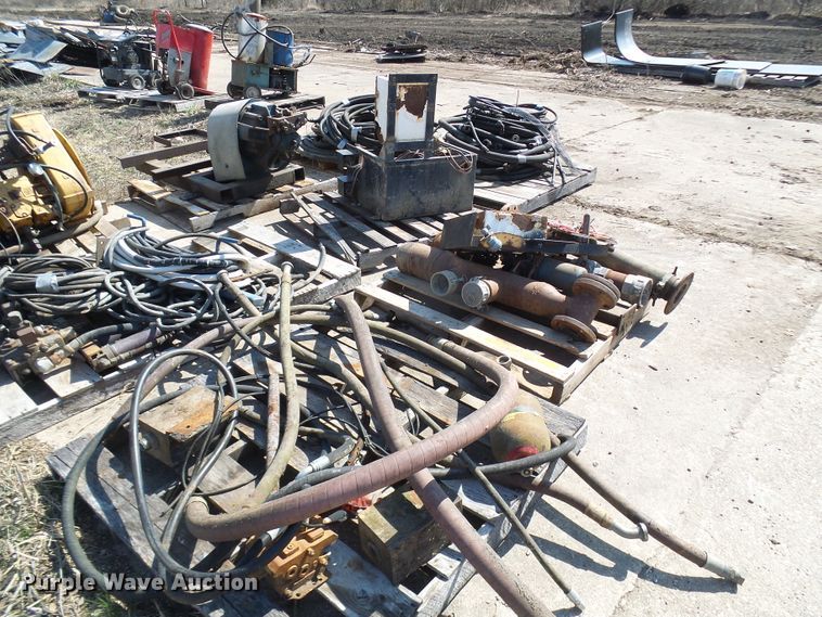 image for item DL0873 Assorted hydraulic hoses and pumps