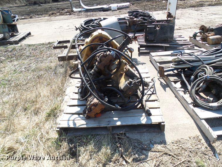 image for item DL0873 Assorted hydraulic hoses and pumps