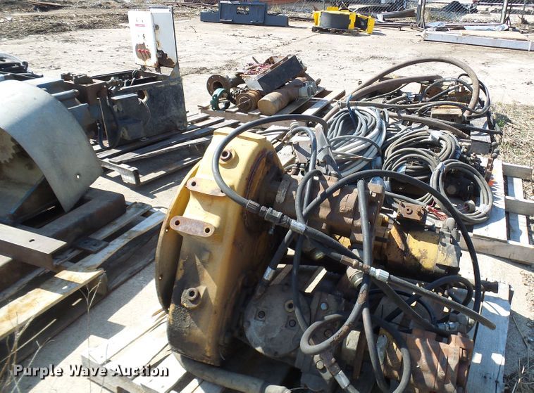 image for item DL0873 Assorted hydraulic hoses and pumps