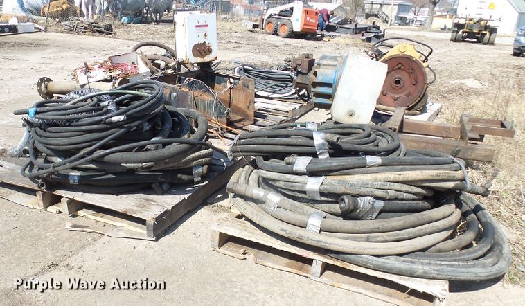 image for item DL0873 Assorted hydraulic hoses and pumps