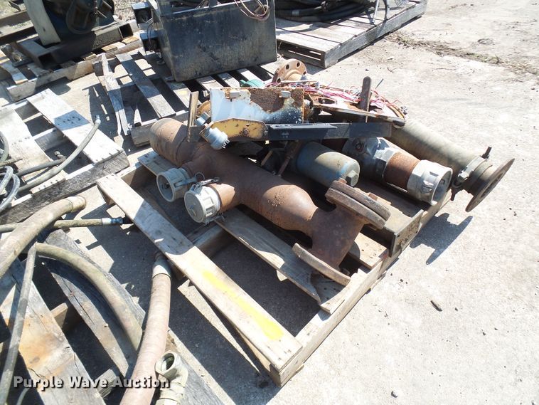 image for item DL0873 Assorted hydraulic hoses and pumps