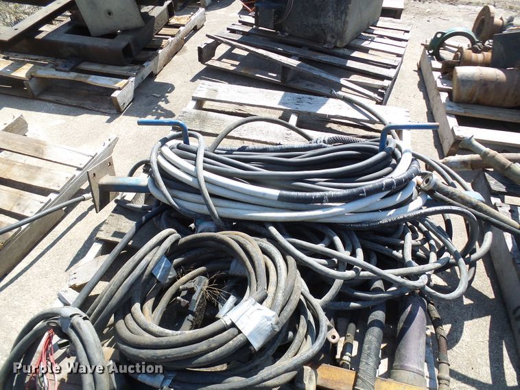 image for item DL0873 Assorted hydraulic hoses and pumps