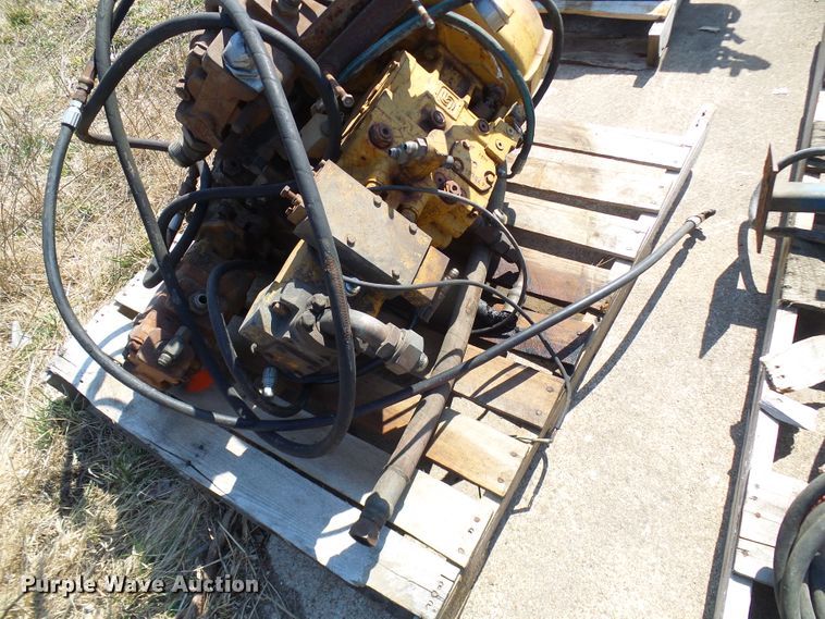 image for item DL0873 Assorted hydraulic hoses and pumps