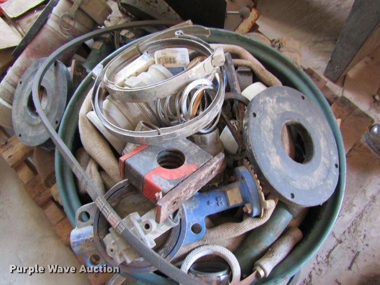 image for item DL0873 Assorted hydraulic hoses and pumps