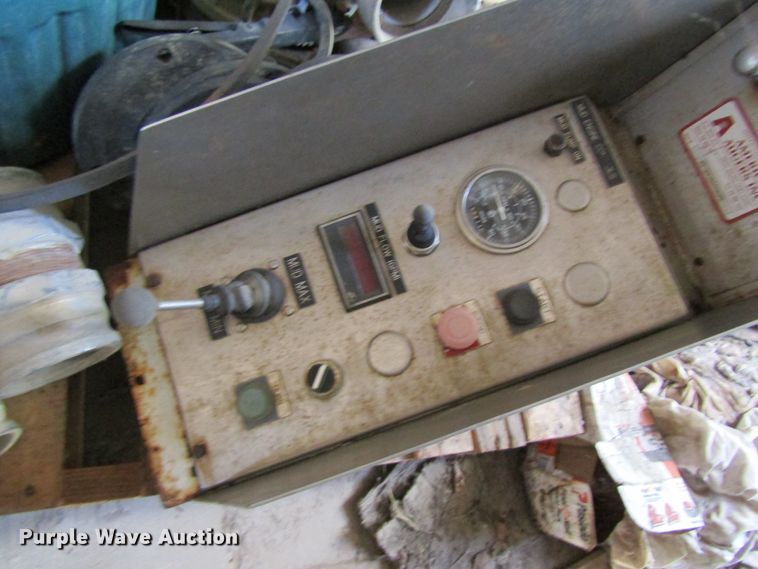 image for item DL0873 Assorted hydraulic hoses and pumps