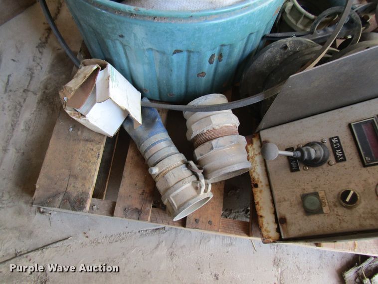 image for item DL0873 Assorted hydraulic hoses and pumps