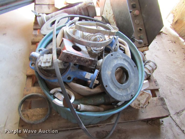 image for item DL0873 Assorted hydraulic hoses and pumps