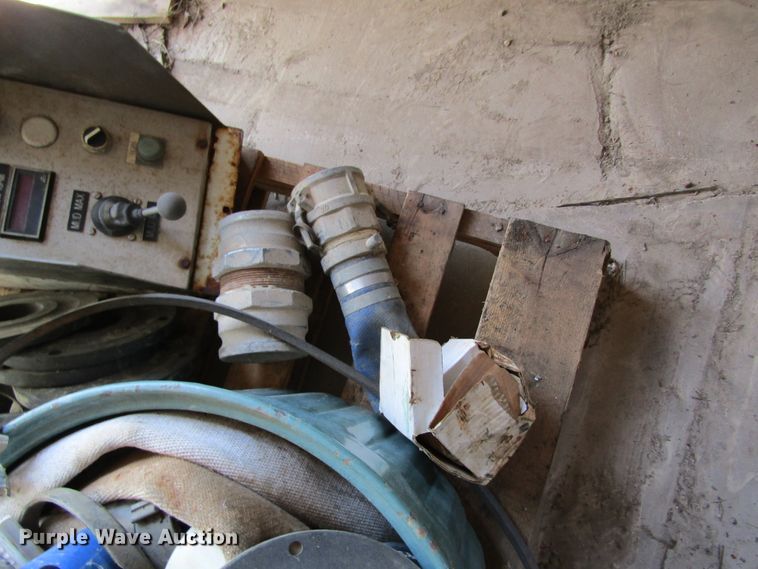 image for item DL0873 Assorted hydraulic hoses and pumps