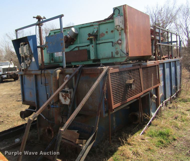 image for item DL0880 American MP300 mud pump