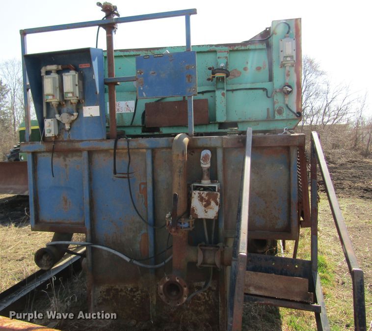 image for item DL0880 American MP300 mud pump